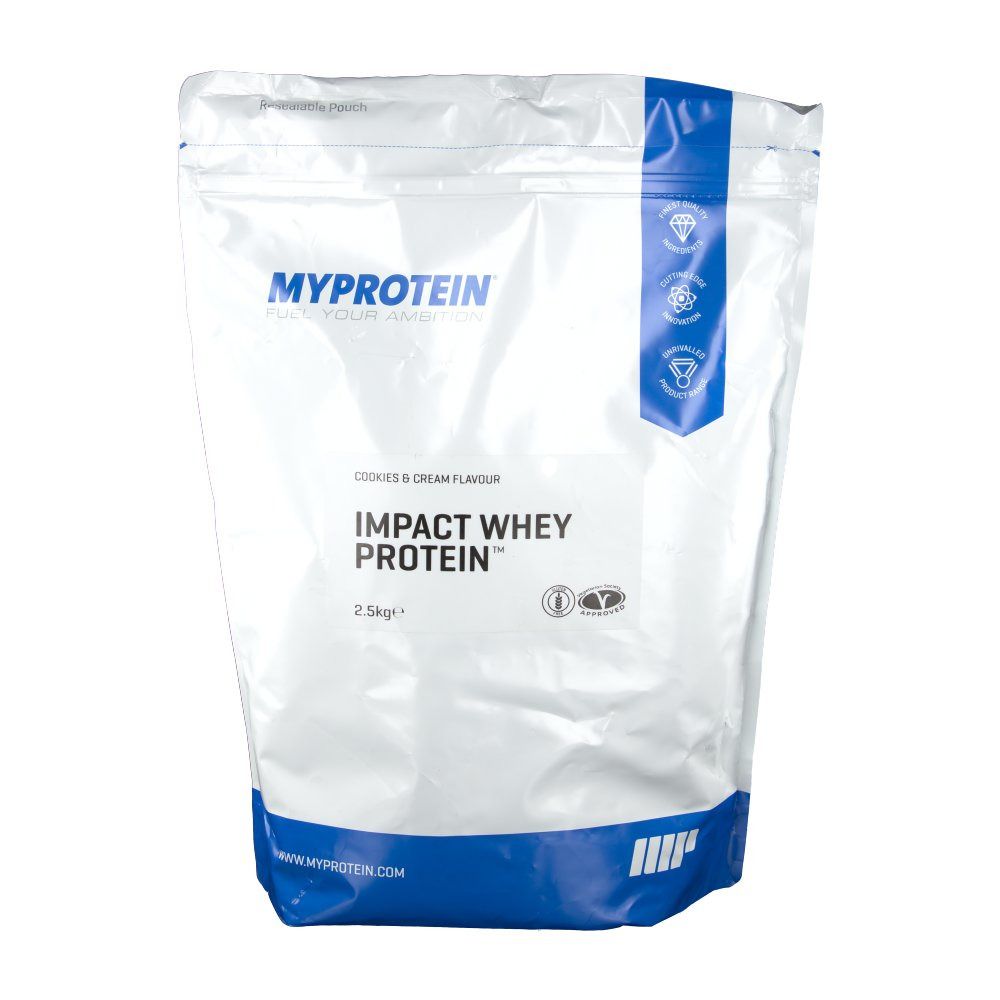 Wei	ßes	Myprotein Impact Whey Protein, Cookies & Cream, 2,5 kg Beutel. Blaue Akzente. Produktname und Logo deutlich sichtbar.