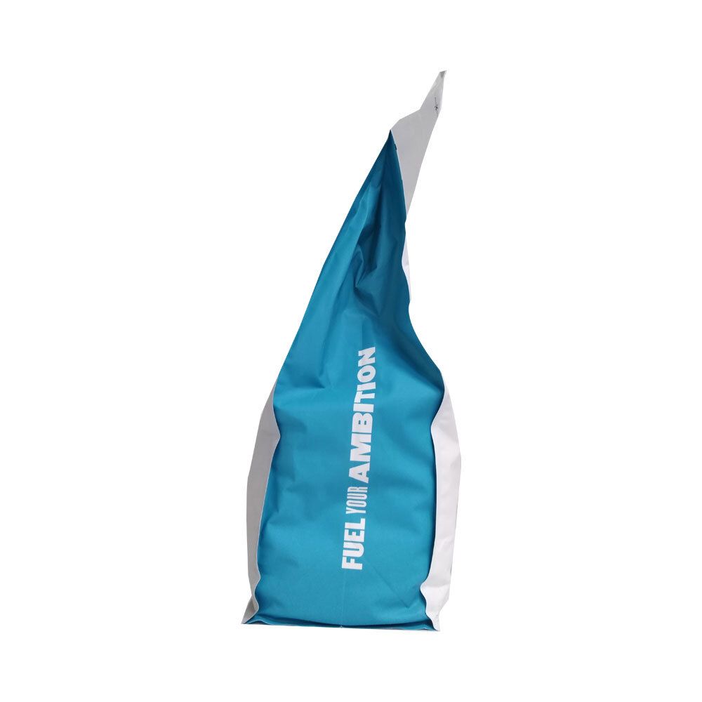 Vue latérale du sac de Myprotein Impact Whey Protein. Bleu et blanc. Texte: FUEL YOUR AMBITION.