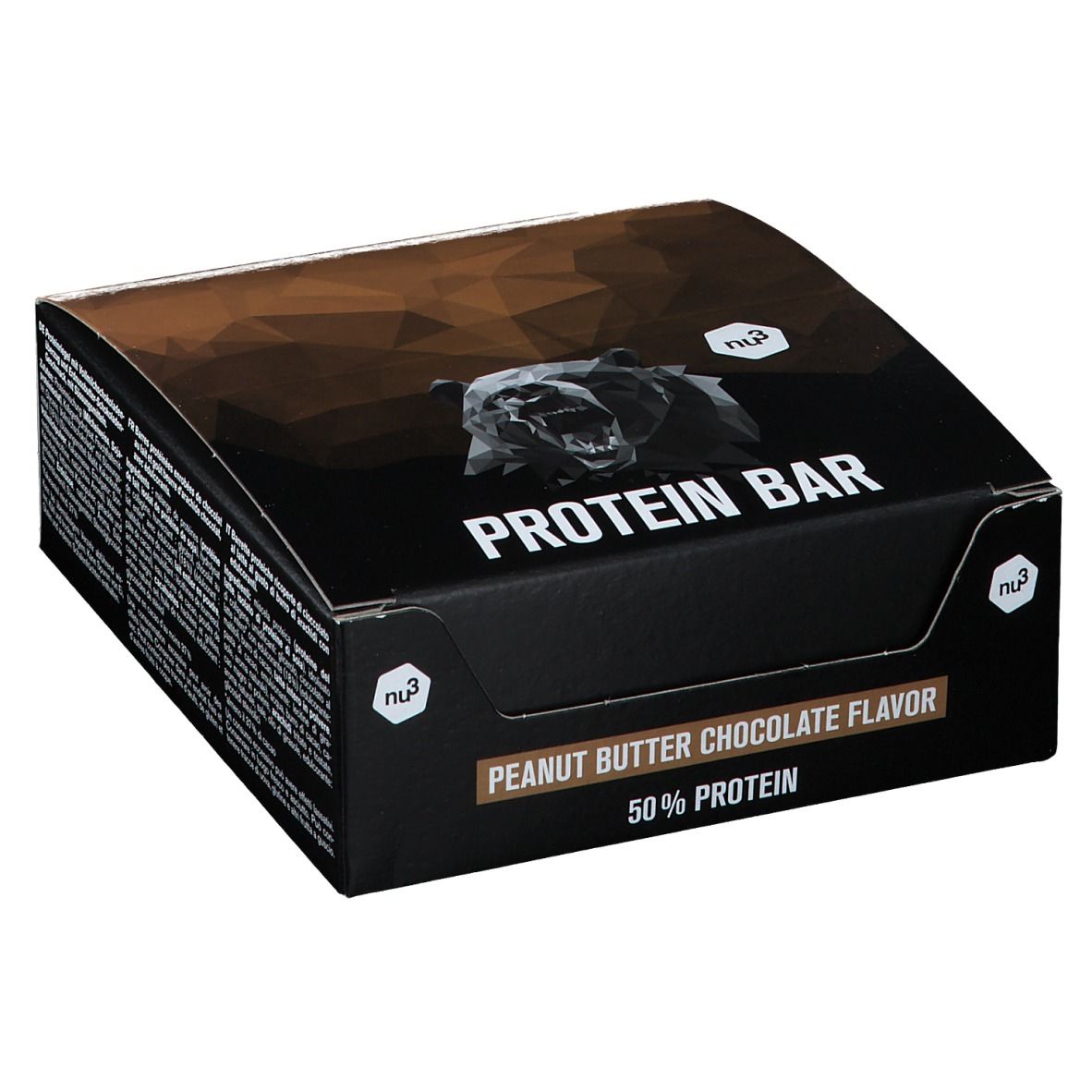 Schwarze Verpackung mit "PROTEIN BAR"-Schriftzug. "PEANUT BUTTER CHOCOLATE FLAVOR" und "50% PROTEIN" sind ebenfalls sichtbar. Marke: nu3.