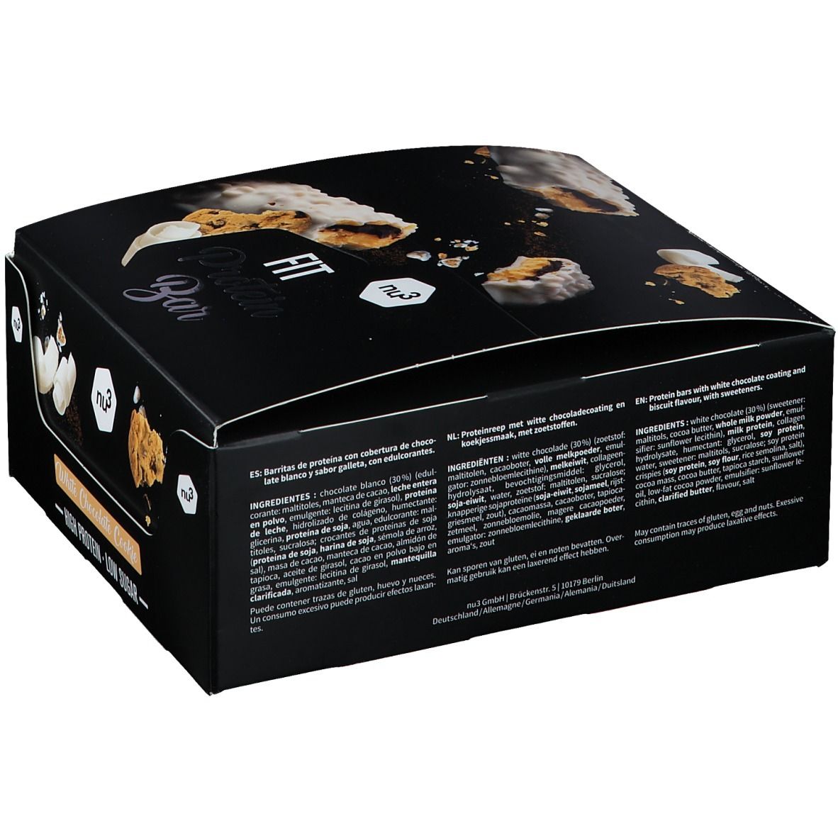 Schwarze Verpackung mit Text und Produktabbildungen. Enthält Zutatenlisten in verschiedenen Sprachen. "FIT Protein Bar"-Logo sichtbar.