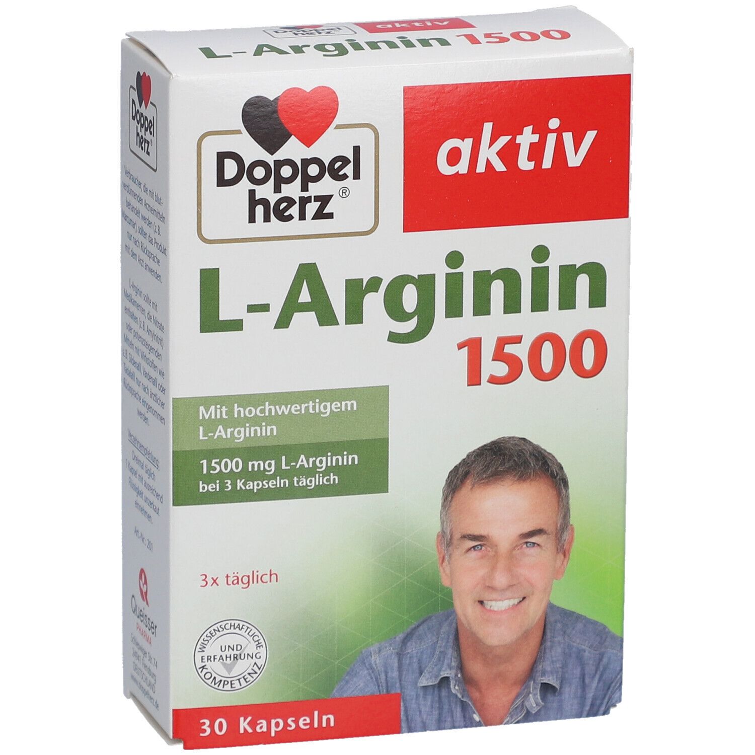 Schrägansicht der Verpackung von Doppelherz aktiv L-Arginin 1500. Aufdruck: L-Arginin 1500, aktiv, 30 Kapseln. Mit Mann im Hintergrund.