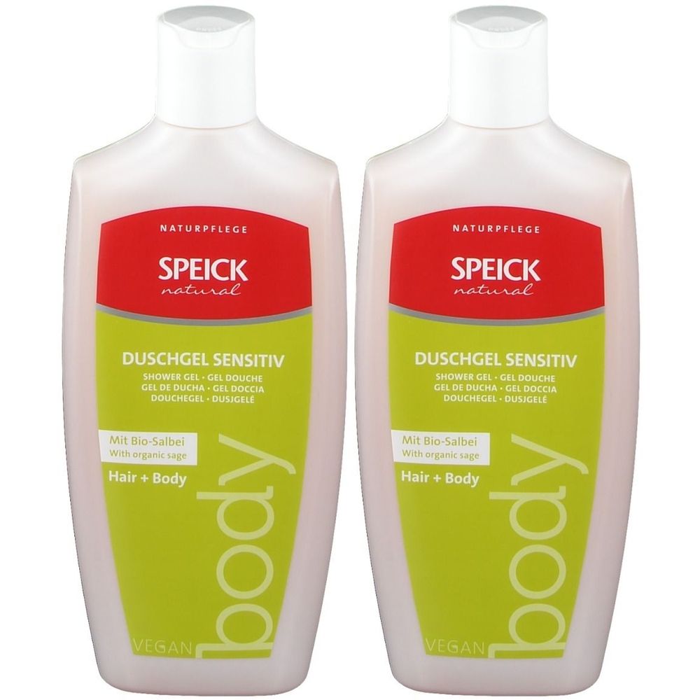 Zwei Flaschen Duschgel. Weißer Behälter mit rotem und grünem Etikett. Text: SPEICK natural, Duschgel Sensitiv, Hair + Body, Vegan.