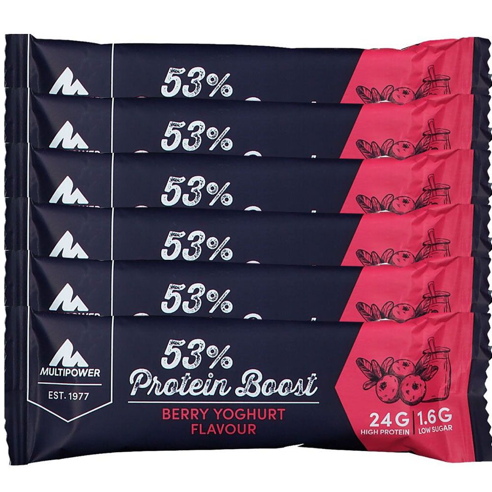 Packung mit sechs Proteinriegeln. Dunkelblaue Verpackung mit weißer Schrift. Aufschrift: 53% Protein Boost Berry Yoghurt. Abbildung von Beeren.