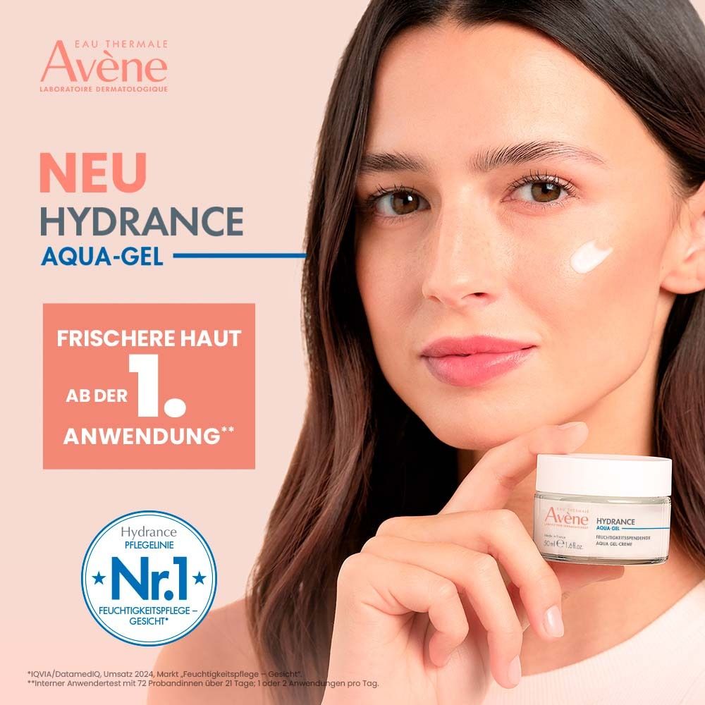 Frau hält einen Tiegel Avène Hydrance Aqua-Gel. Aufschrift: Aqua-Gel Creme. Hintergrund: Werbetext.