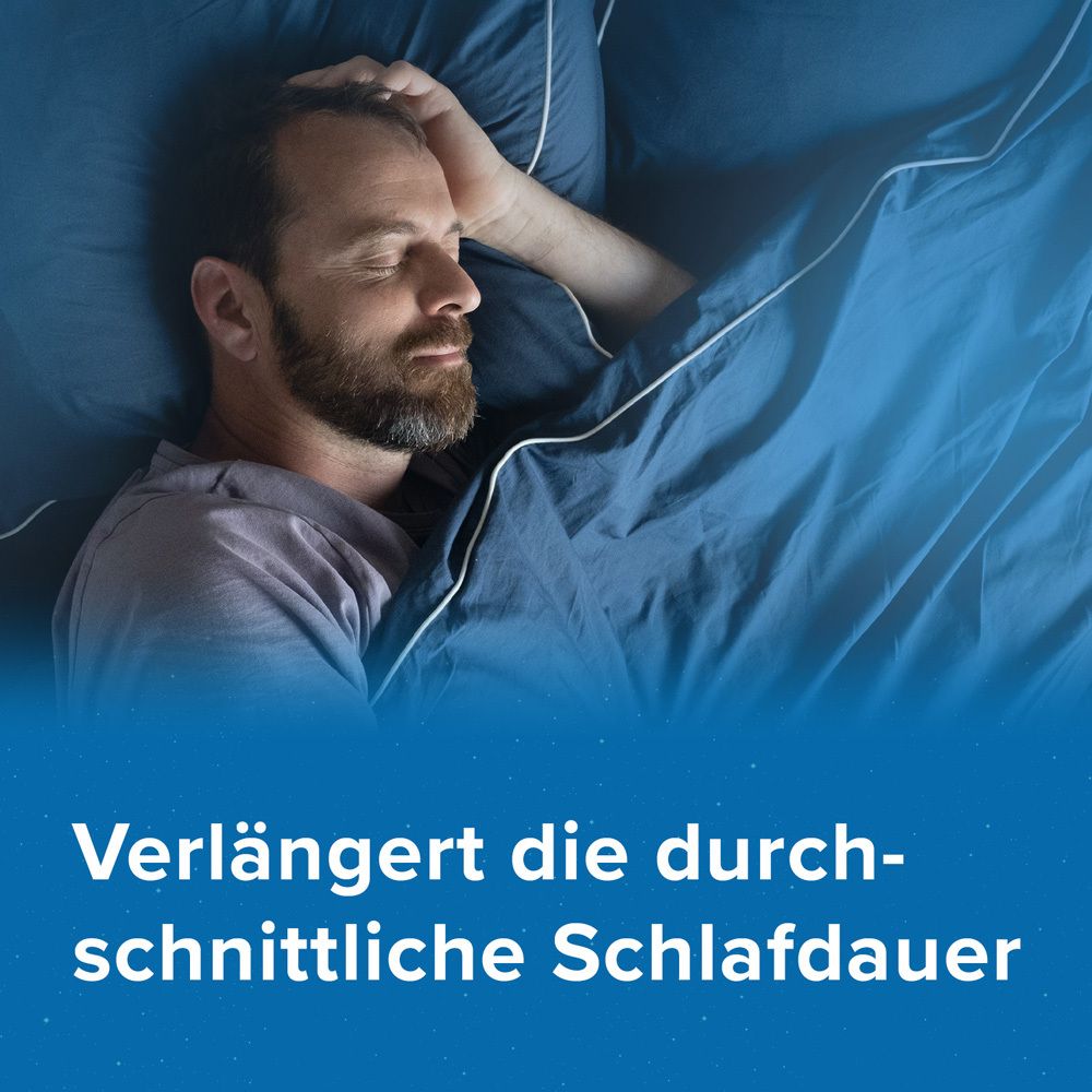Mann im Bett. Text: Verlängert die durchschnittliche Schlafdauer.
