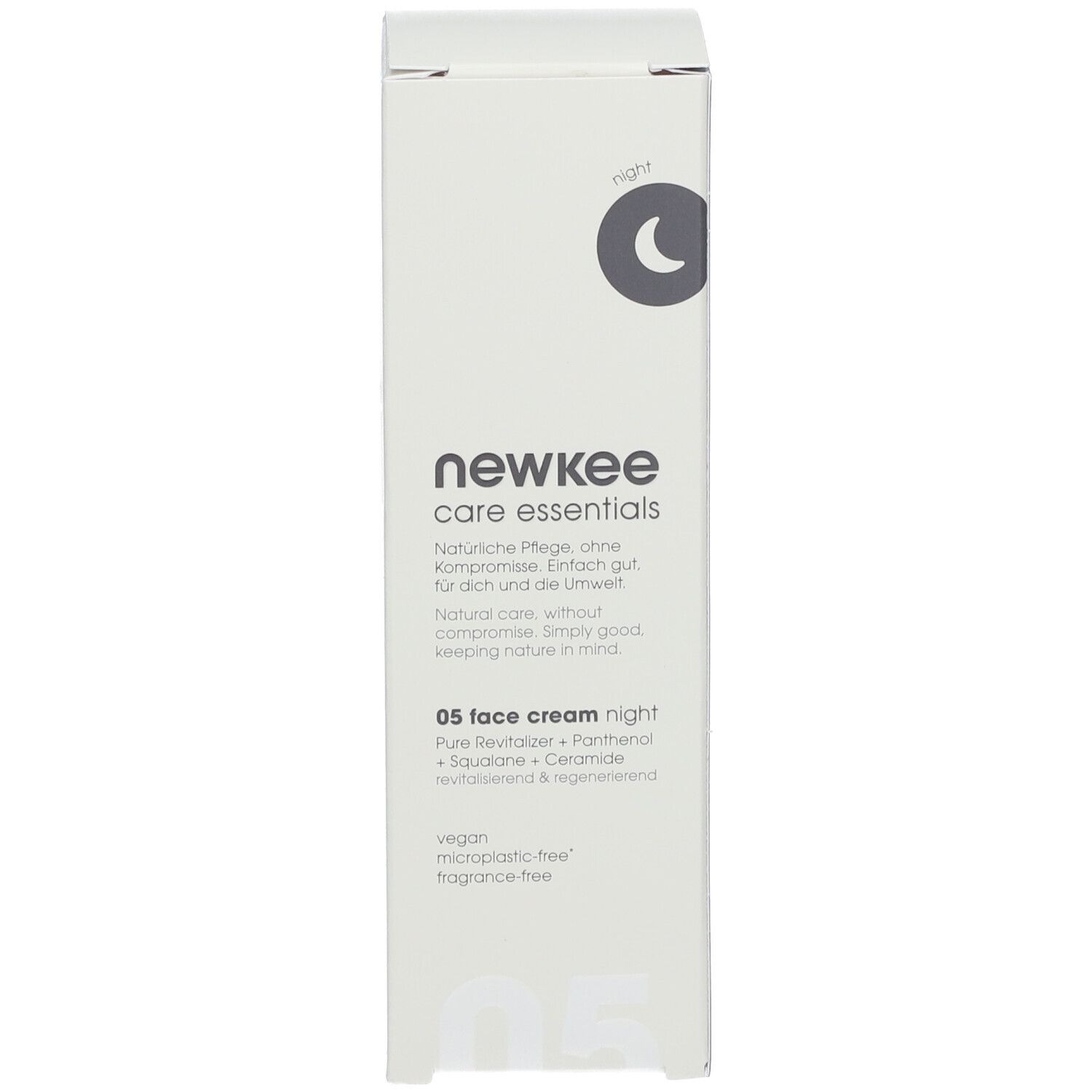 Weiße Schachtel. Aufschrift: newkee care essentials, 05 face cream night. Nacht-Symbol.