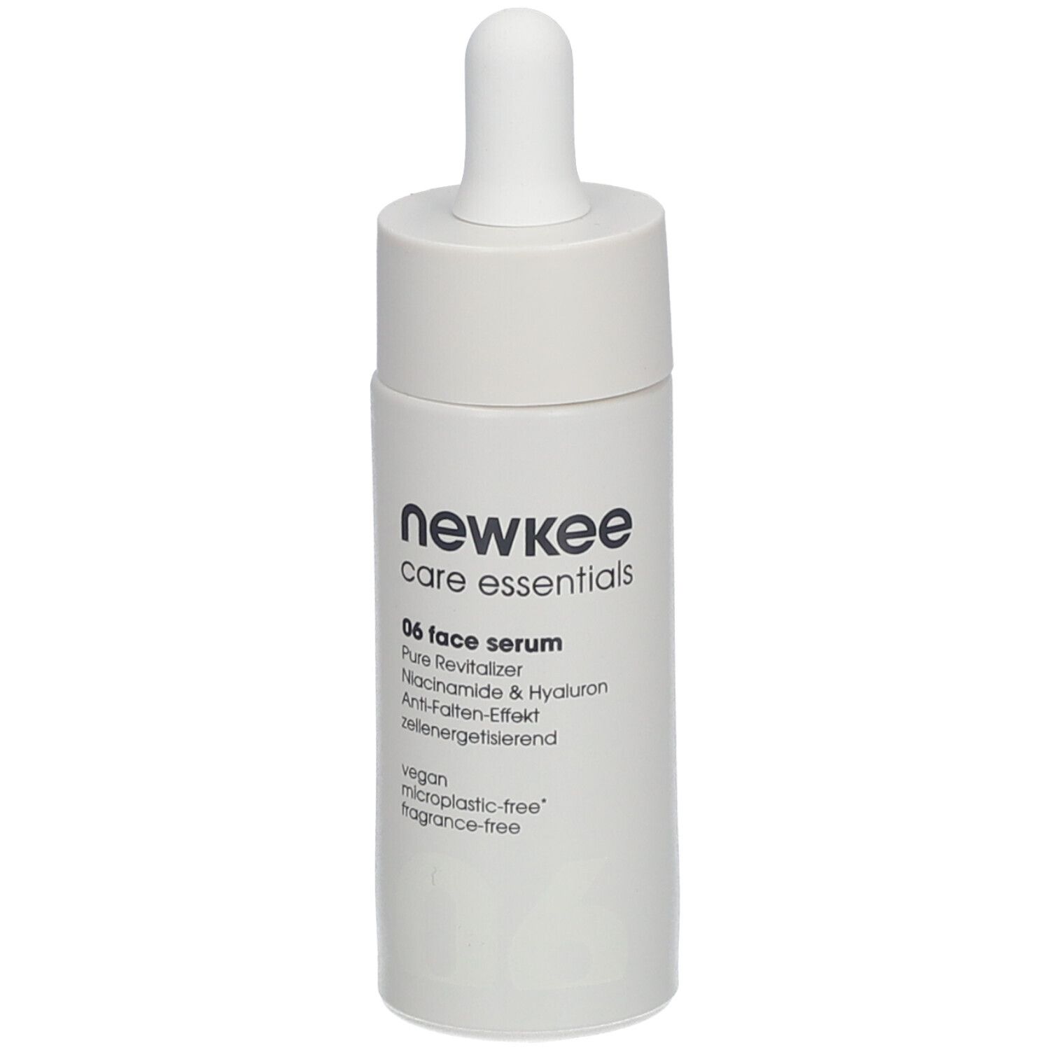 Graue Flasche mit weißem Deckel und Pipette. Aufschrift: newkee care essentials, 06 face serum.