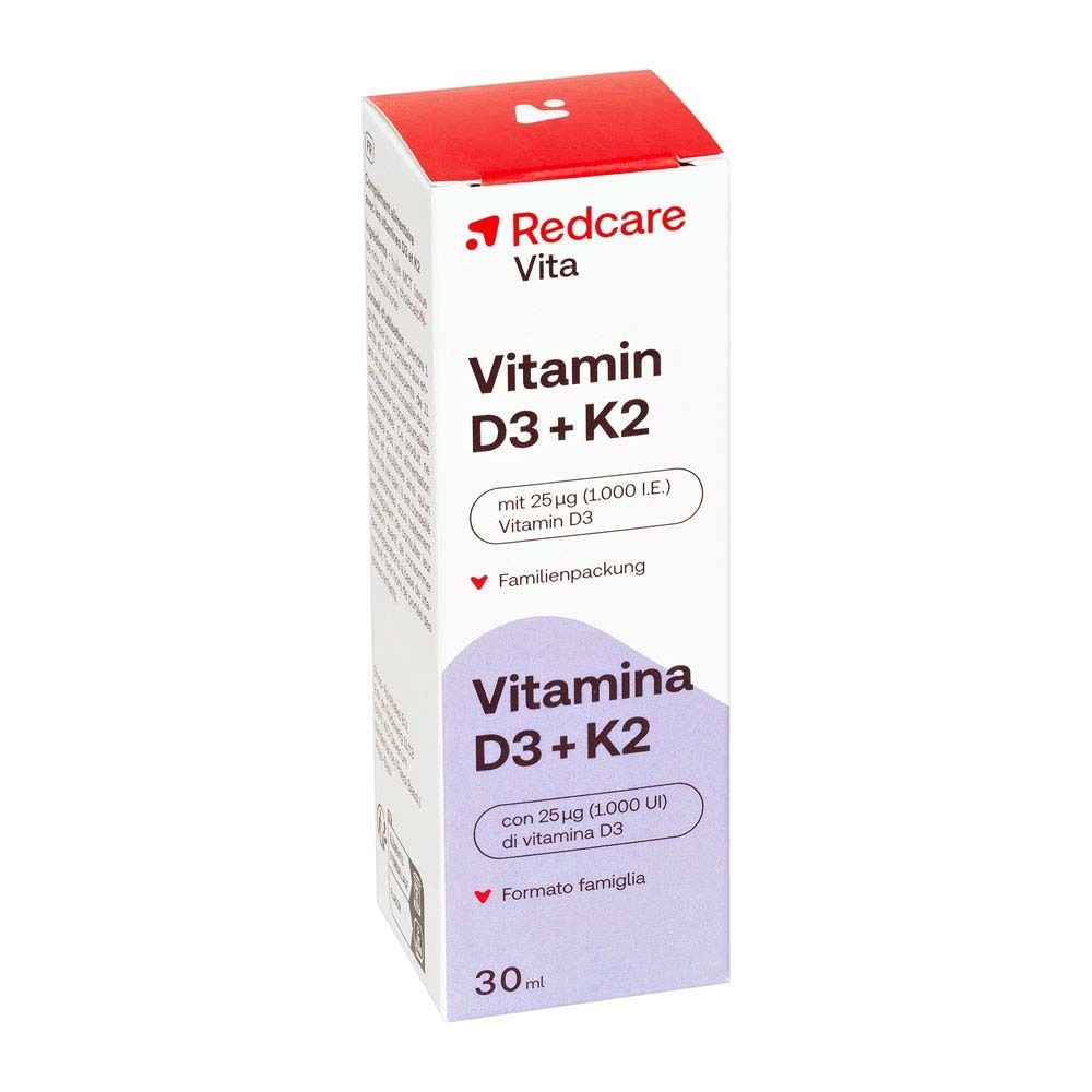 Redcare Vitamin D3 + K2 in einer weißen Verpackung. Text in Deutsch und Italienisch. 30ml Flasche.