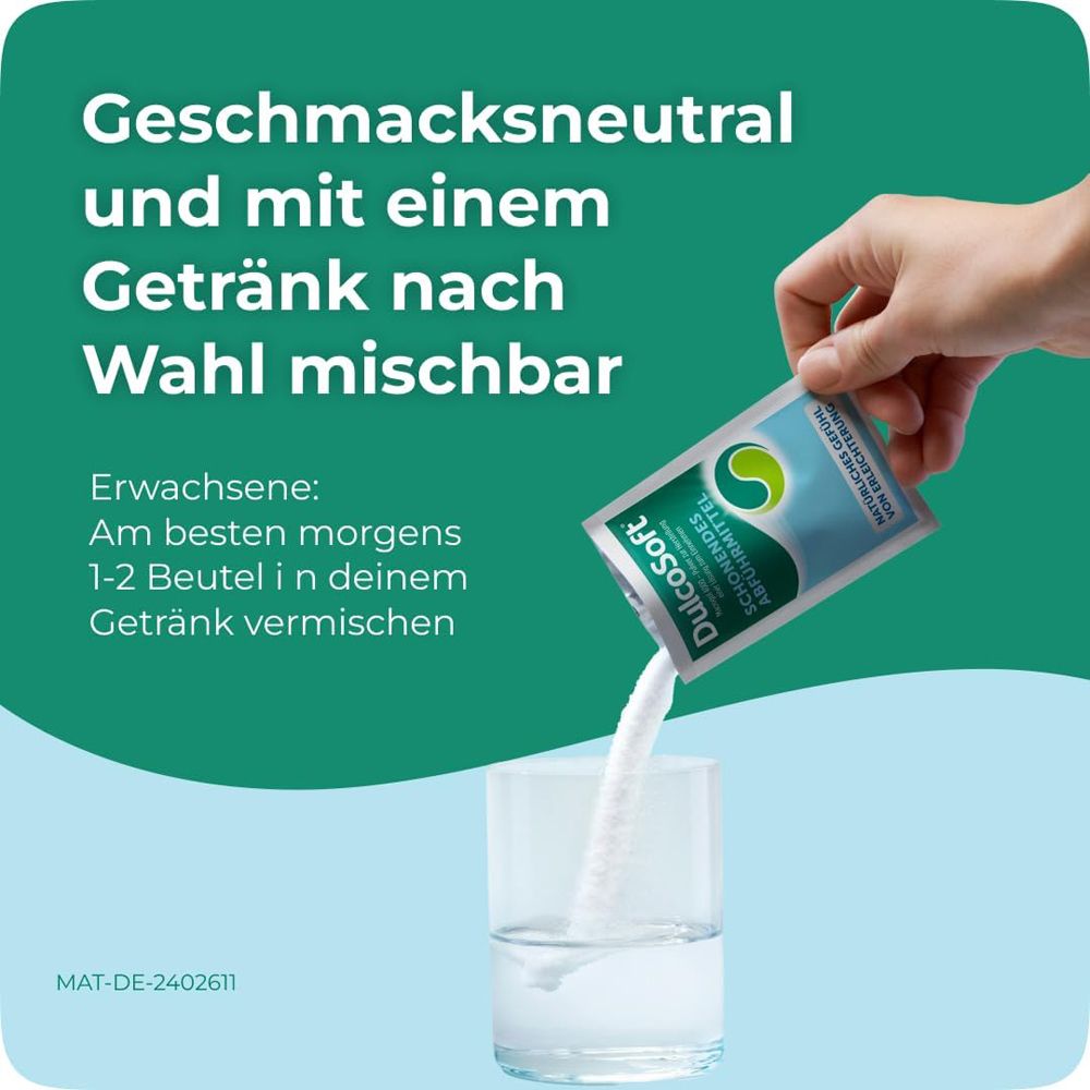 Beutel DulcoSoft wird in ein Glas gegossen. Text: Geschmackneutral und mit Getränk mischbar.