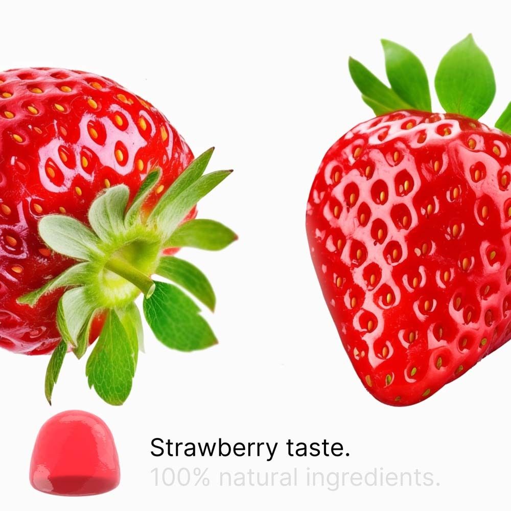 Zwei Erdbeeren und ein rotes Gummibärchen. Text: Erdbeergeschmack. 100% natürliche Zutaten.
