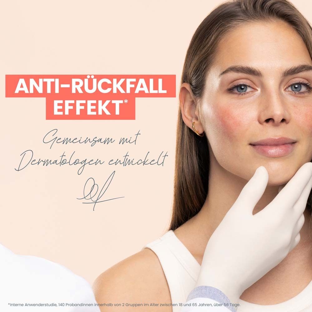 Frau mit geröteter Haut. Text: Anti-Rückfall-Effekt. Gemeinsam mit Dermatologen entwickelt.