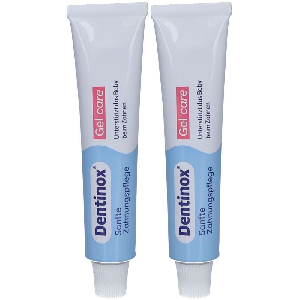 Zwei Tuben Dentinox Gel care. Weiße Tuben mit blauem und rotem Schriftzug. Aufschrift: Sanfte Zahnungspflege, unterstützt das Baby beim Zahnen.