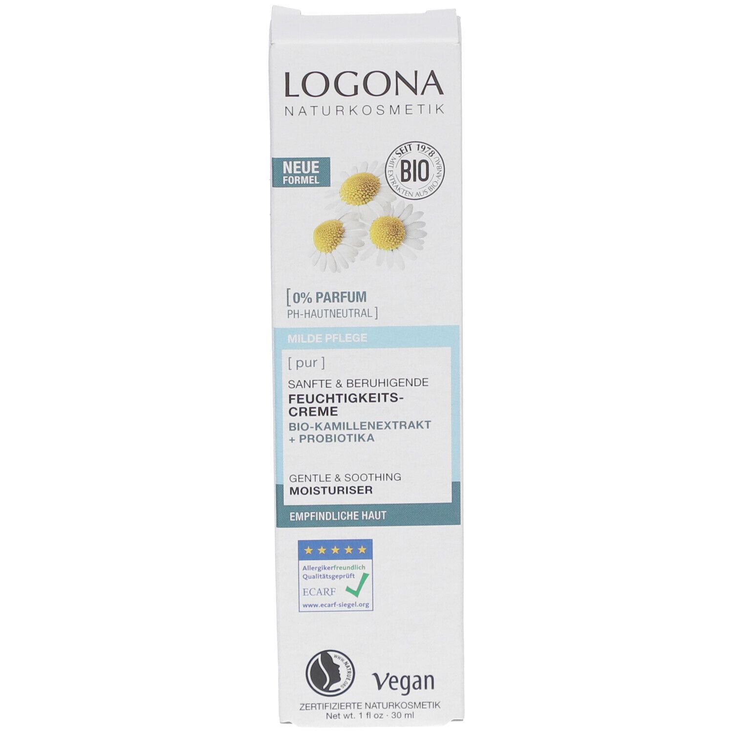 Karton, weiß. Text: LOGONA, Kamille, Bio-Siegel, [pur], sanfte Feuchtigkeitscreme. Zertifizierungen: Vegan, ECARF.