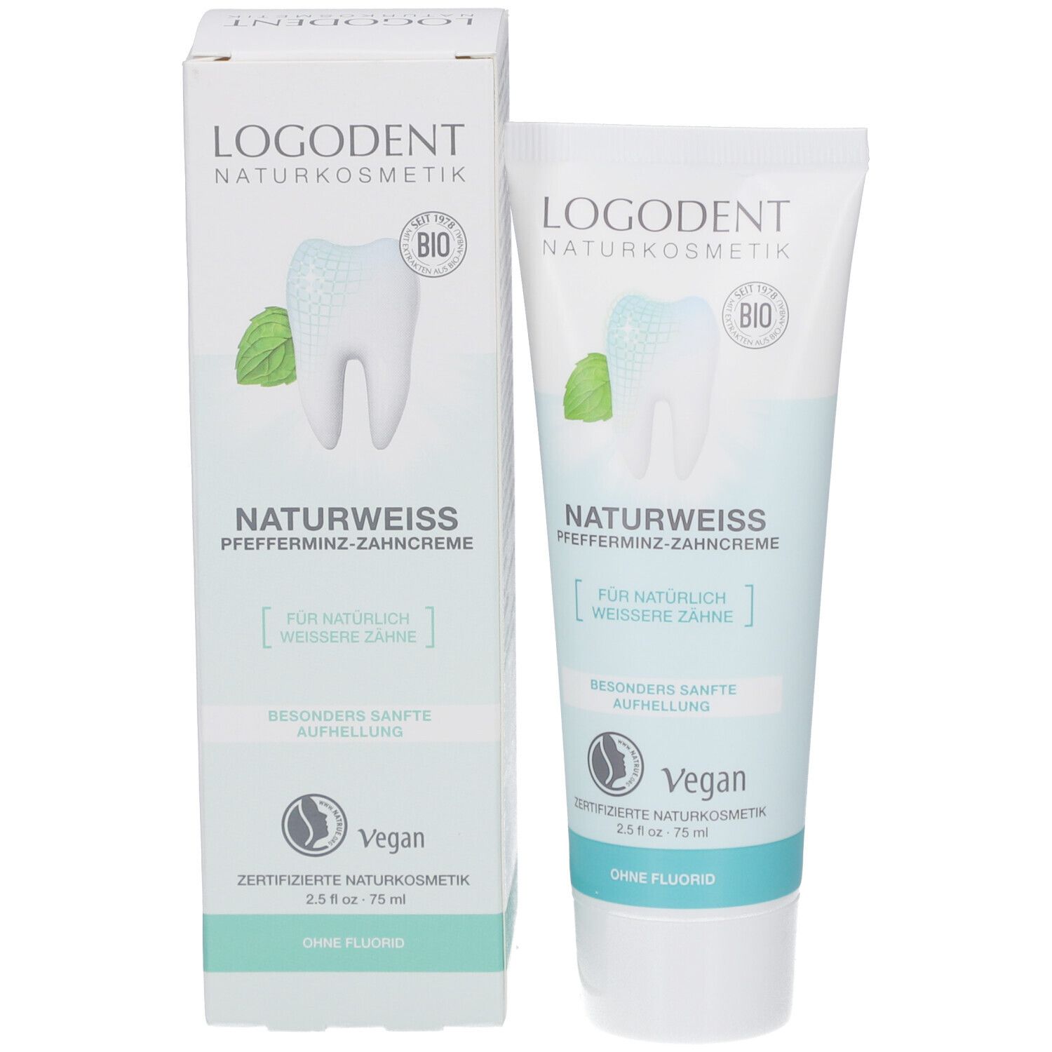 Zahncreme-Tube und -Verpackung LOGODENT Naturweiß. Tube und Schachtel zeigen Produktnamen, Logo, Bio-Siegel und Vegan-Siegel.