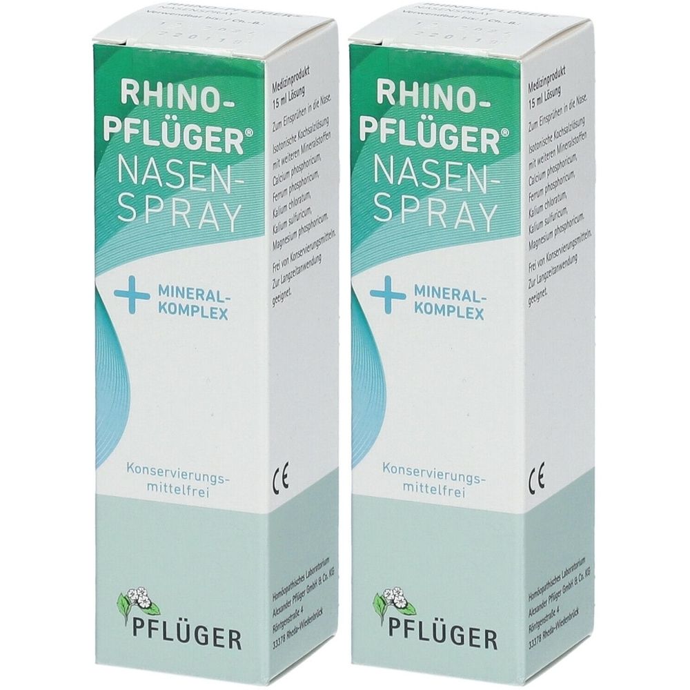 Zwei Schachteln Nasenspray. Aufschrift: Rhino-Pflüger Nasenspray + Mineralkomplex. Konservierungsmittelfrei. CE-Zeichen.