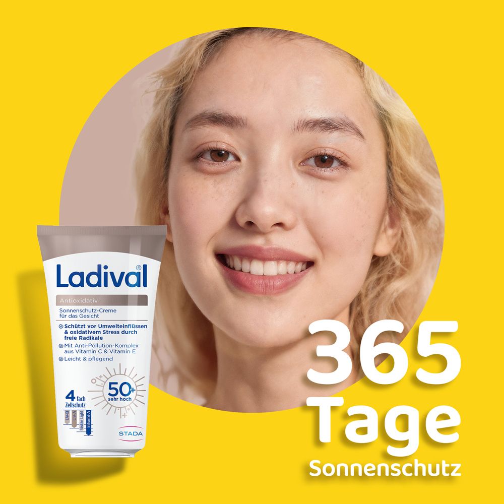 Frau mit Ladival Sonnenschutz-Creme Gesicht LSF 50. Gelber Hintergrund mit Text: 365 Tage Sonnenschutz.