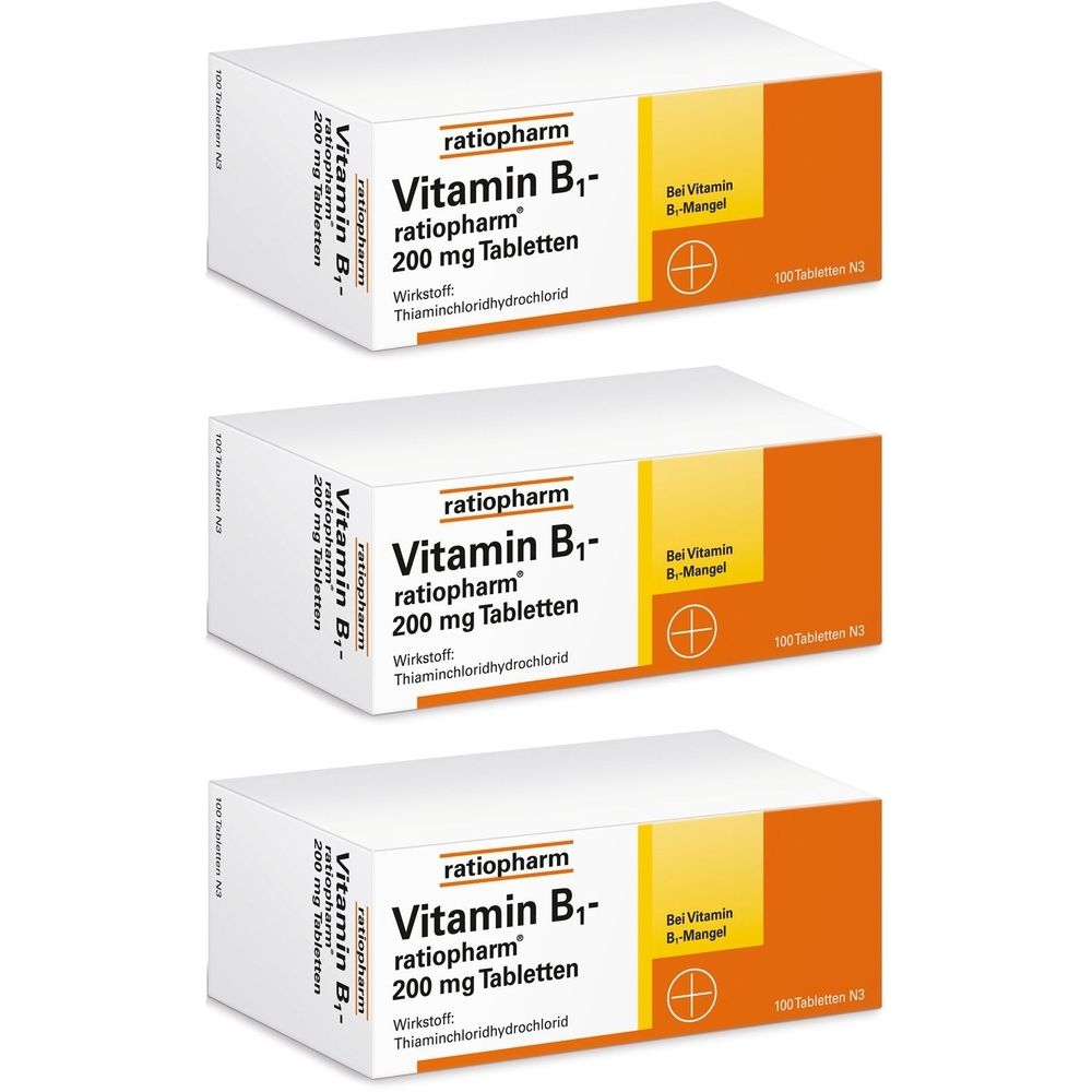 Drei Schachteln Vitamin B1-ratiopharm 200 mg Tabletten. Weiße Schachteln mit orangefarbenen und gelben Akzenten. Aufdrucke: Vitamin B1, ratiopharm, 200 mg Tabletten.