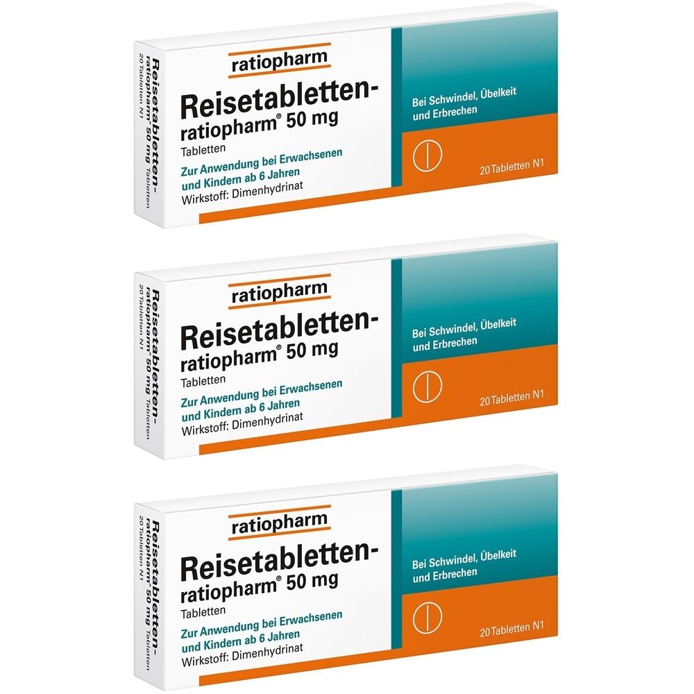 Drei Schachteln Reisetabletten-ratiopharm 50 mg. Weiße Schachteln mit blauer und orangefarbener Beschriftung. 20 Tabletten pro Schachtel.