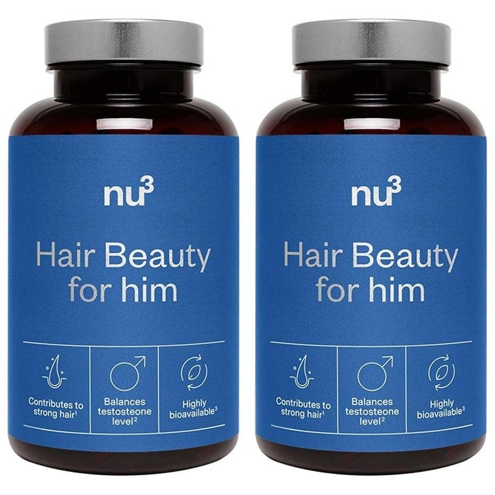 Zwei Flaschen mit blauen Etiketten. Aufschrift: nu3 Hair Beauty for him. Enthält Informationen zu starkem Haar, Testosteronspiegel und Bioverfügbarkeit.
