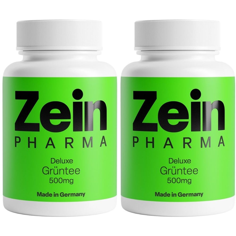 Zwei weiße Flaschen mit grünen Etiketten. Auf den Etiketten steht "Zein Pharma", "Deluxe Grüntee 500mg" und "Made in Germany".