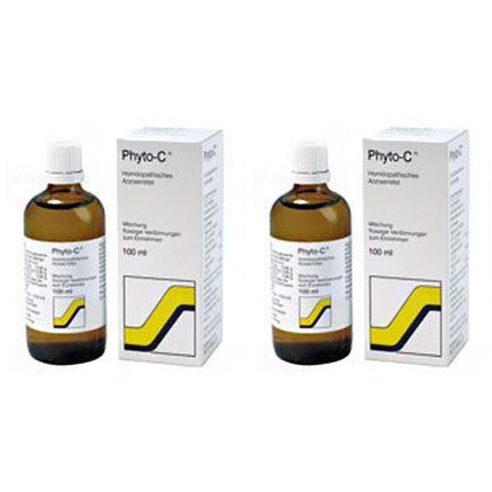 Zwei Flaschen mit brauner Flüssigkeit und weißen Verschlüssen, neben zwei weißen Schachteln mit gelbem Design. Aufschrift: Phyto-C.