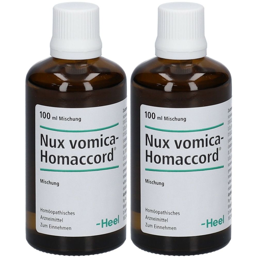 Zwei braune Glasflaschen mit weißem Etikett. Aufschrift: Nux vomica-Homaccord, 100 ml Mischung. Marke: Heel.