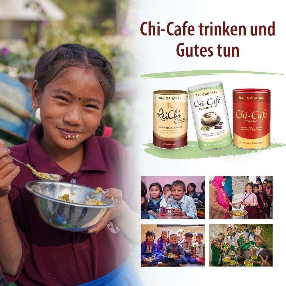 Ein Mädchen isst aus einer Schüssel, daneben Dosen von Chi-Cafe und Bilder von Kindern, die essen.