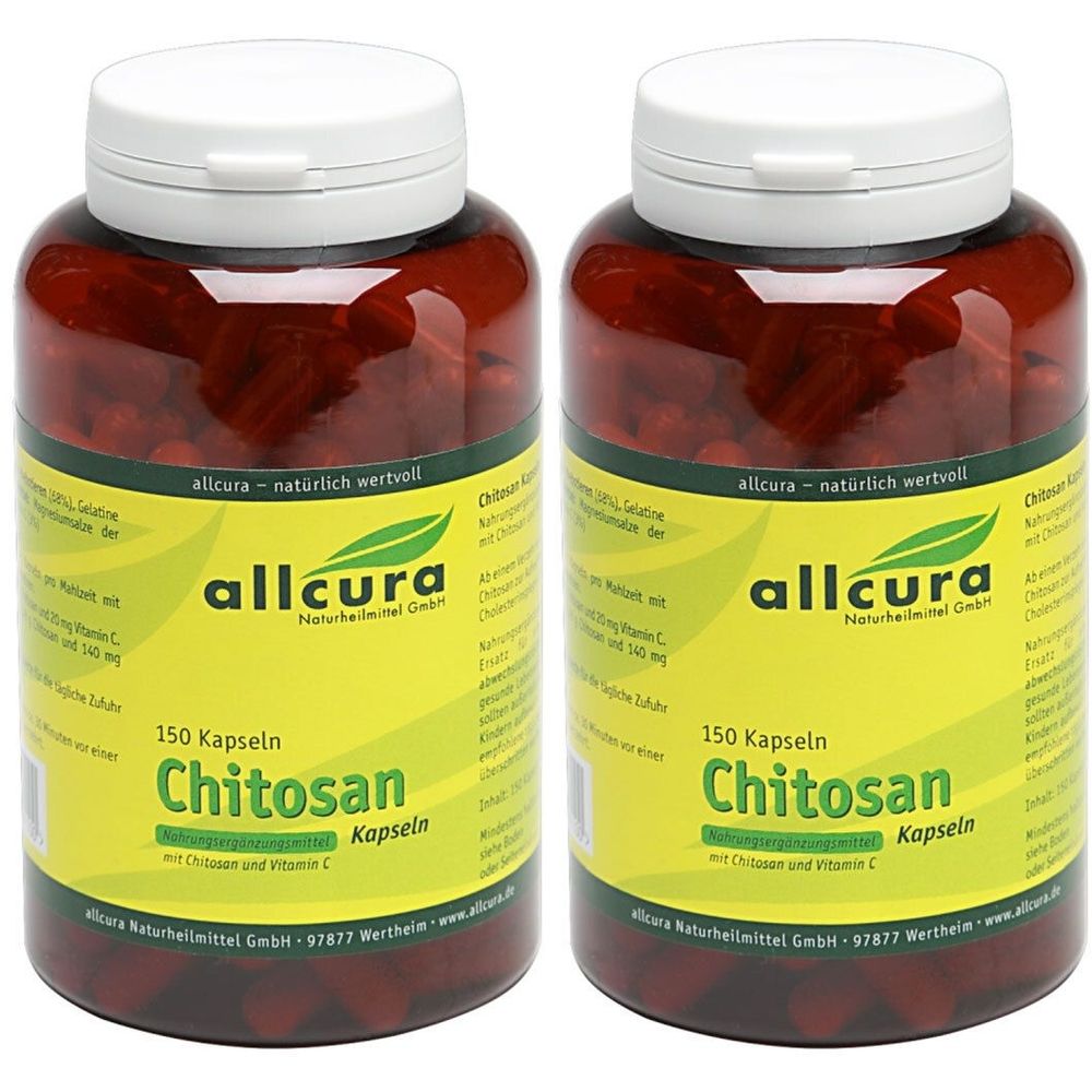 Zwei Flaschen mit Kapseln. Auf den Etiketten steht "allcura Chitosan Kapseln". Die Flaschen sind braun, mit weißen Deckeln.