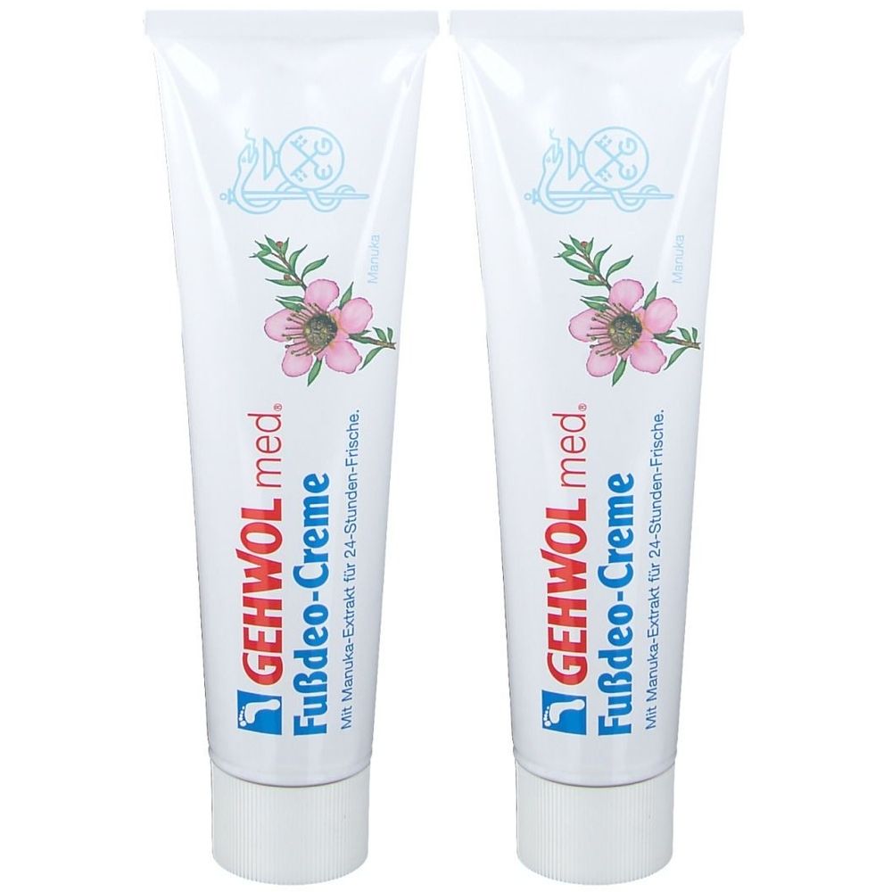 Zwei weiße Tuben GEHWOL med. Fußdeo-Creme. Aufschrift: Mit Manuka-Extrakt für 24-Stunden-Frische. Logo und floralem Design.
