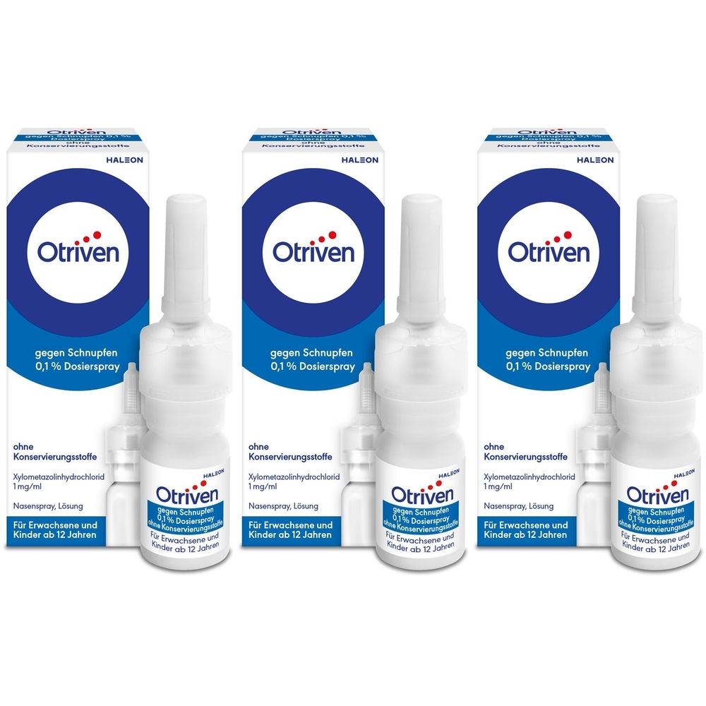 Drei Packungen Otriven Nasenspray und Flaschen. Weiße Flaschen mit blau-weißen Schachteln. Text: Otriven, 0,1 % Dosierspray.
