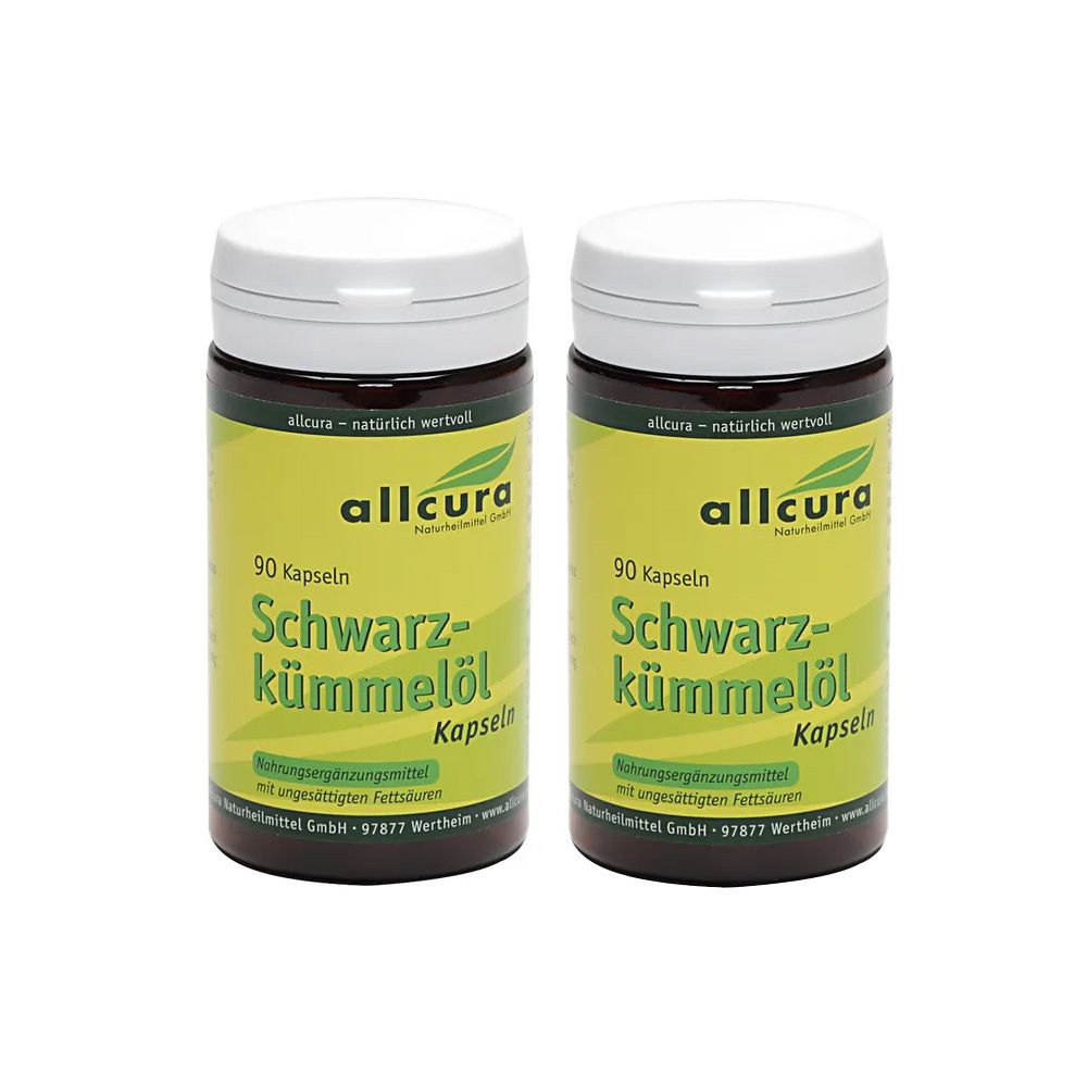 Zwei braune Flaschen mit weißen Deckeln. Aufschrift: allcura, 90 Kapseln, Schwarzkümmelöl Kapseln. Gelbes Etikett.