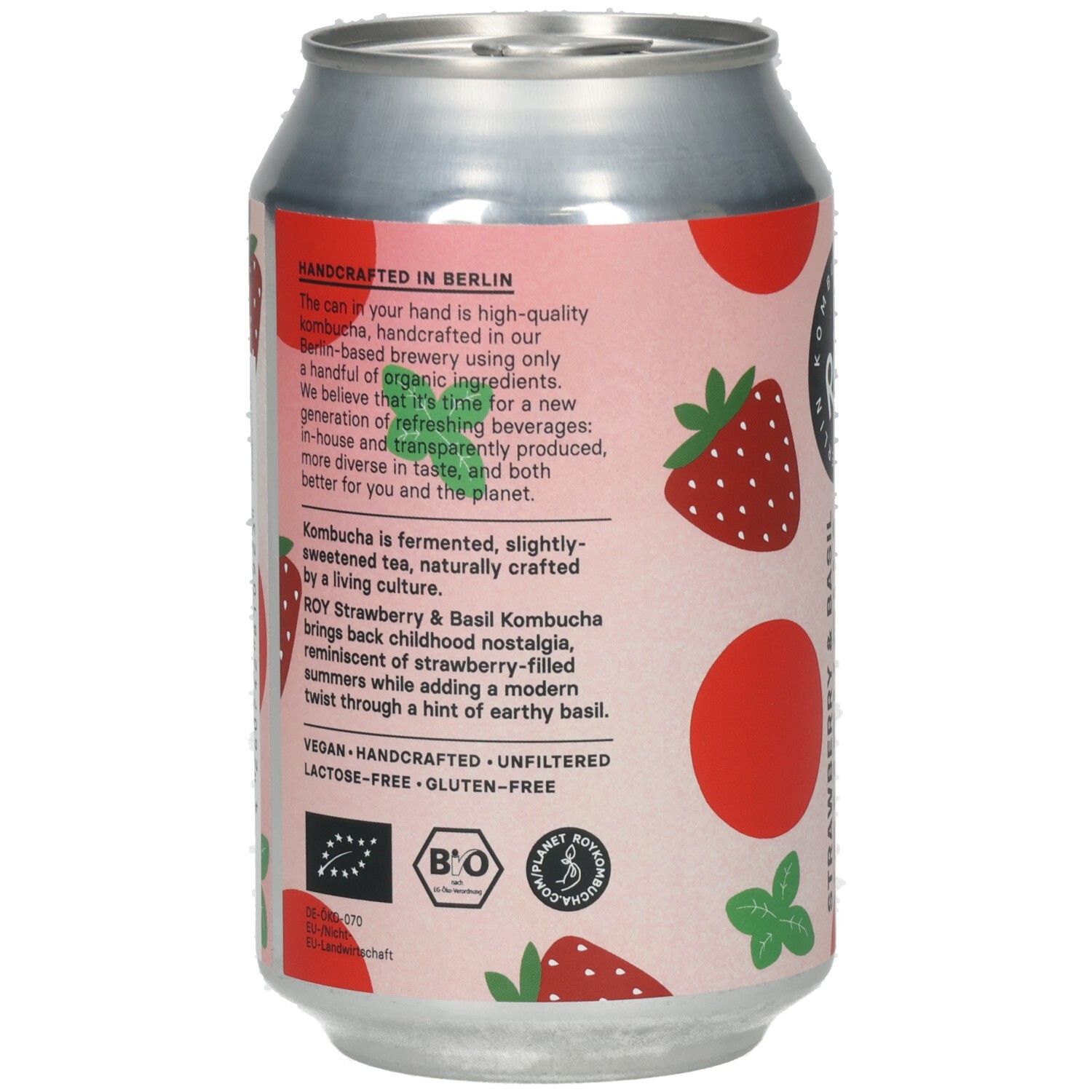 Rückseite der Kombucha-Dose. Text: Handcrafted in Berlin, Vegan, Lactose-Free, Gluten-Free. Bio-Siegel und Planet-Based-Siegel.
