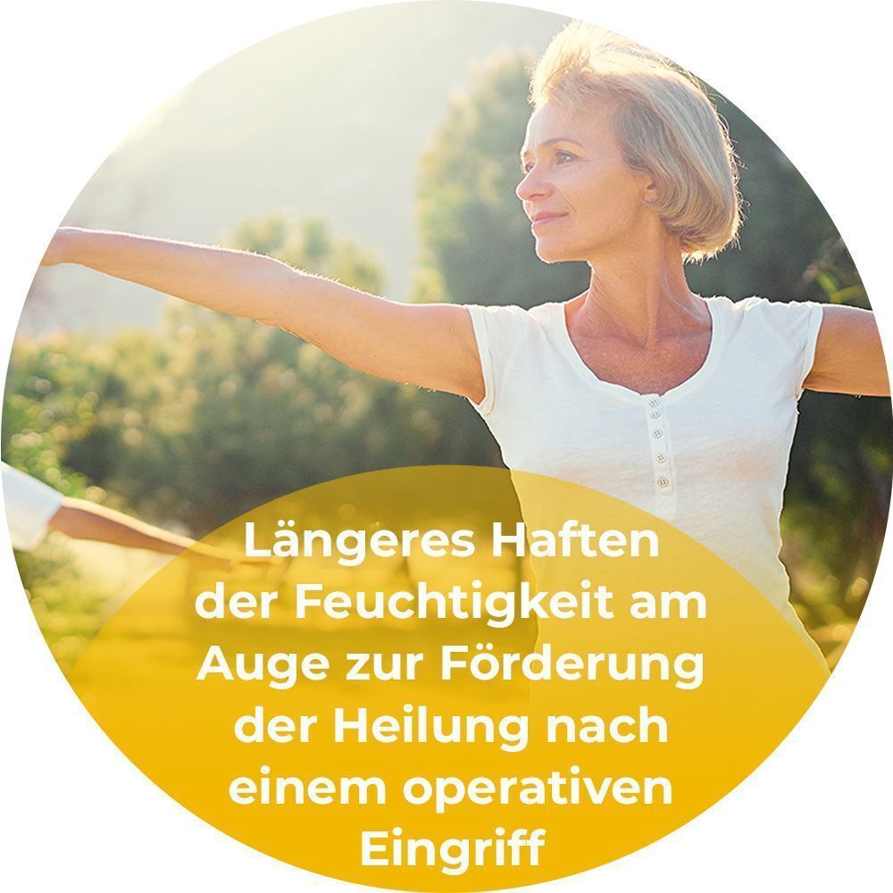 Eine Frau in Yoga-Pose, die die Linderung nach einer Operation durch die Feuchtigkeit der Augentropfen hervorhebt.