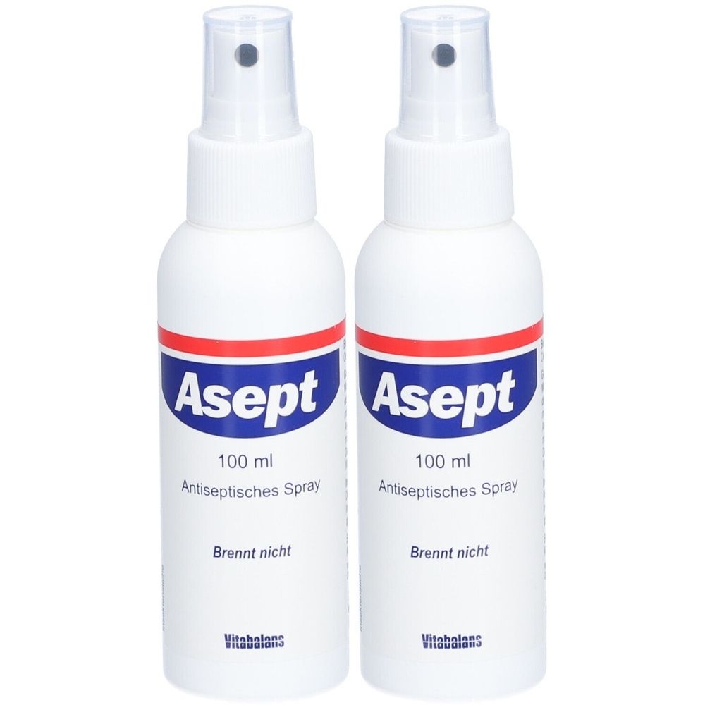 Zwei weiße Sprühflaschen mit rotem und blauem Etikett. Aufschrift: Asept, 100 ml, Antiseptisches Spray, Brennt nicht.