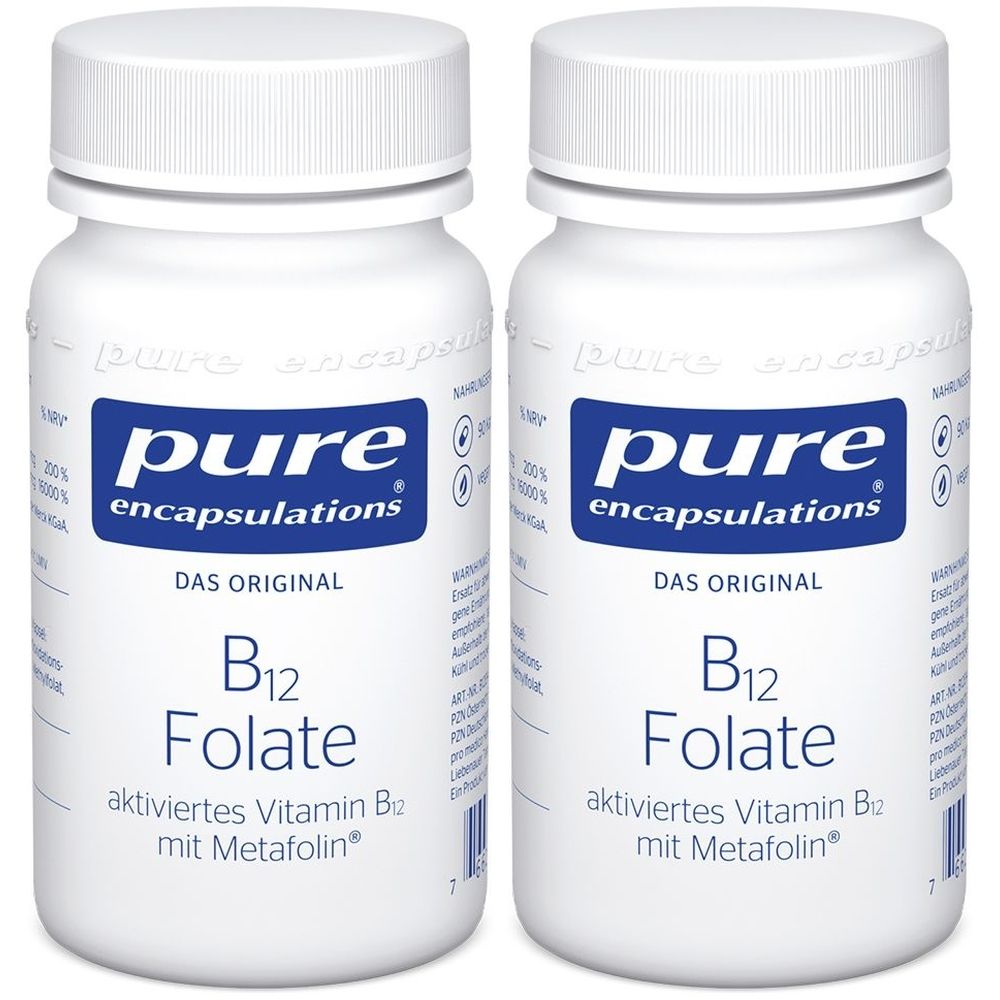Zwei weiße Flaschen mit Schraubverschluss. Aufschrift: pure encapsulations, B12 Folate, aktiviertes Vitamin B12 mit Metafolin.