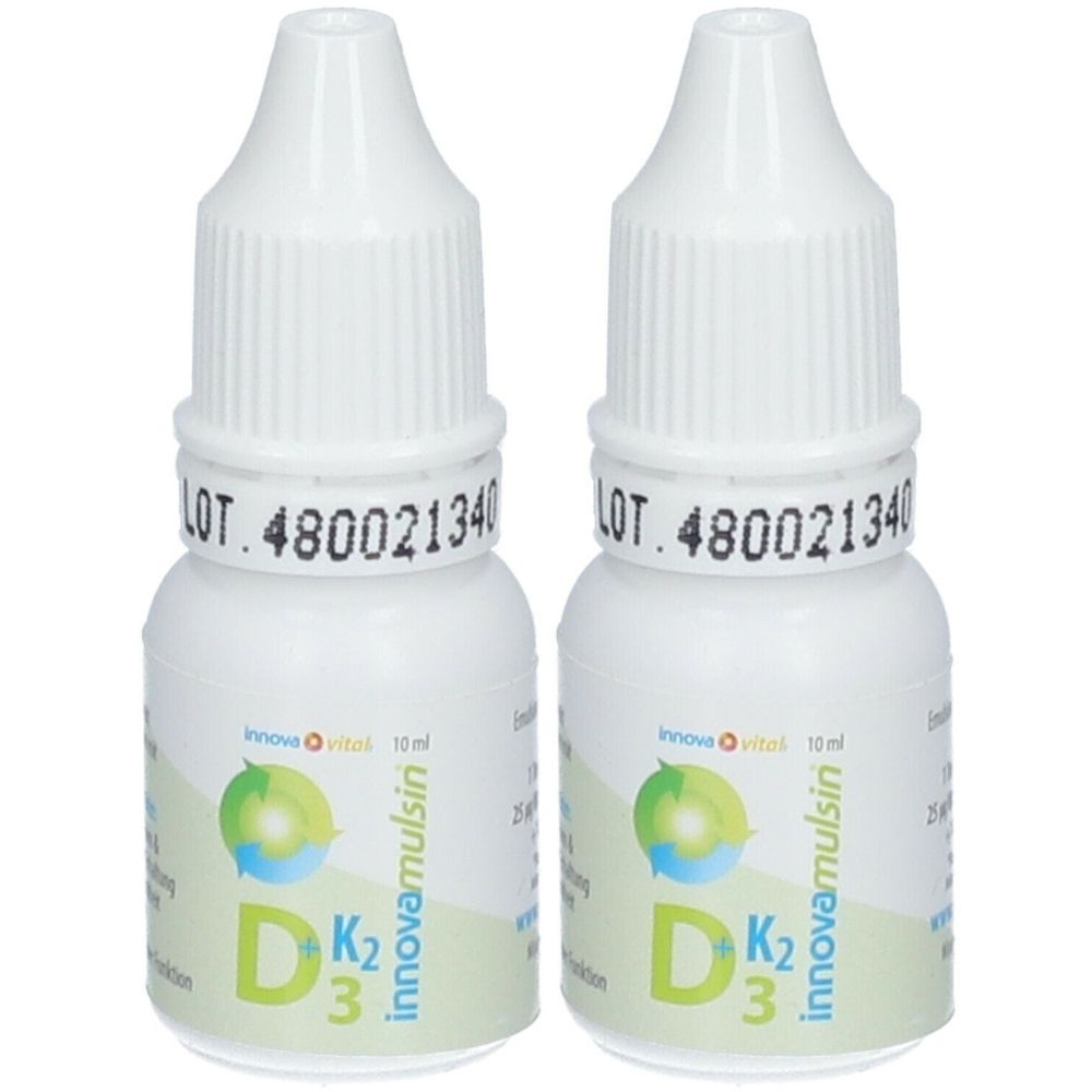Zwei weiße Flaschen mit Tropfverschluss. Aufschrift: D3 K2, Innova Mulsin, Innova Vital. Losnummer 480021340.