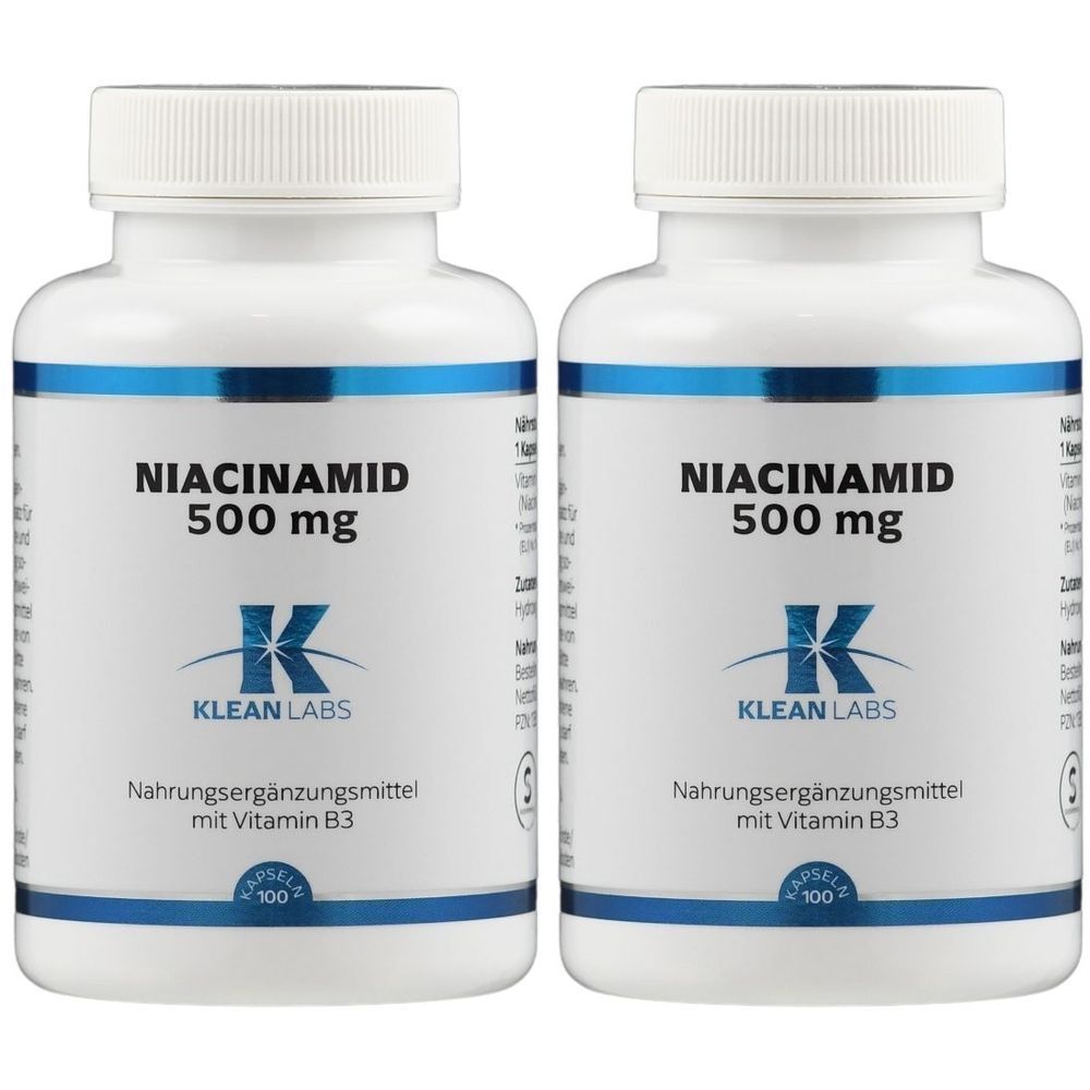 Zwei weiße Flaschen mit blauen Etiketten. Aufschrift: Niacinamid 500 mg, Klean Labs. Nahrungsergänzungsmittel mit Vitamin B3. Kapseln.