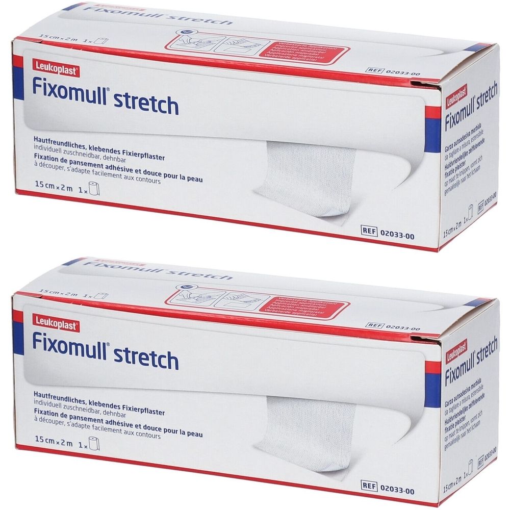 Zwei Kartons Fixomull stretch. Aufschrift: Leukoplast, 15 cm x 2 m. Weißes Verbandsmaterial sichtbar.