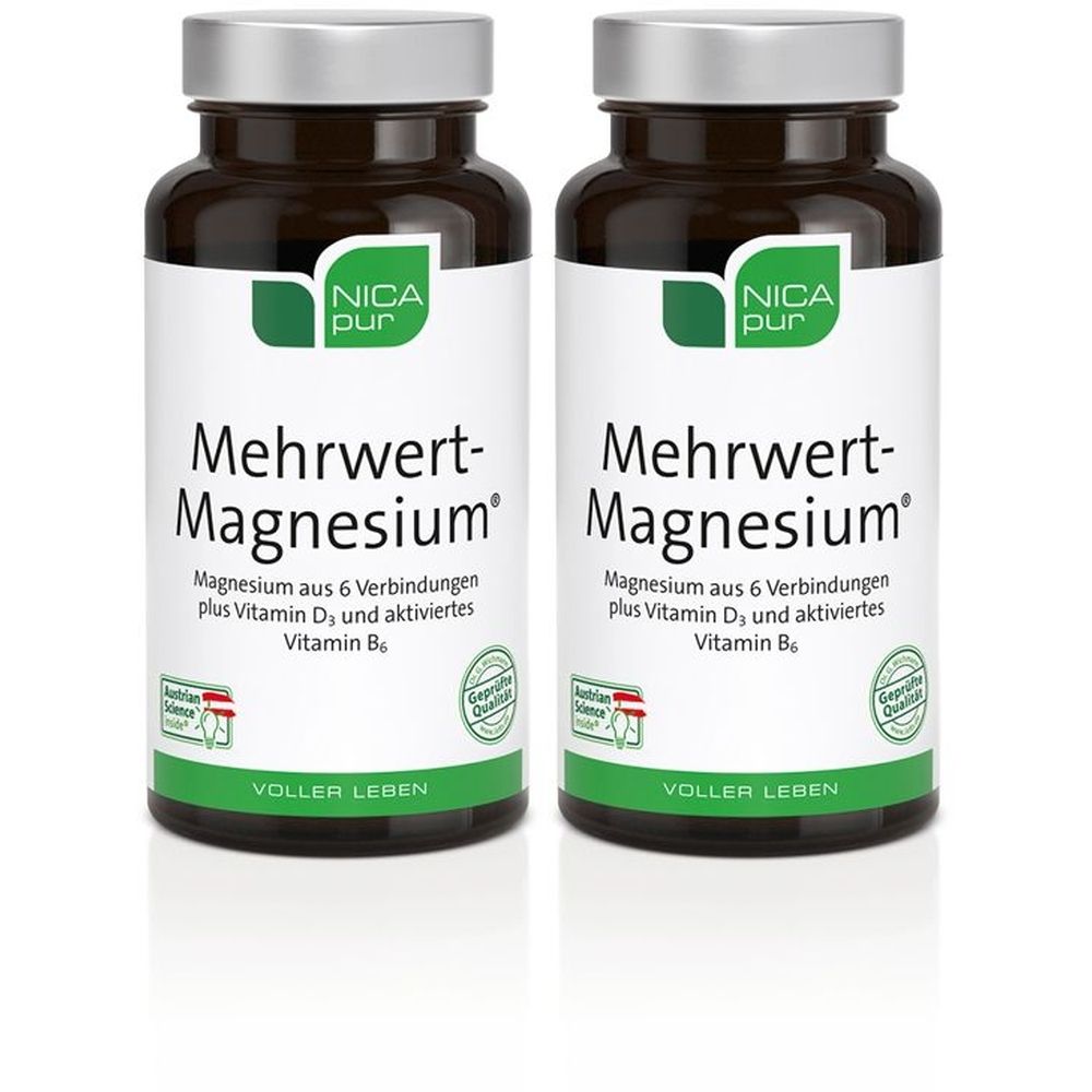 Zwei Flaschen mit weißem Etikett. Aufschrift: Mehrwert-Magnesium, NICA pur. Enthält Magnesium, Vitamin D3 und B6. Braune Flaschen, silberner Deckel.