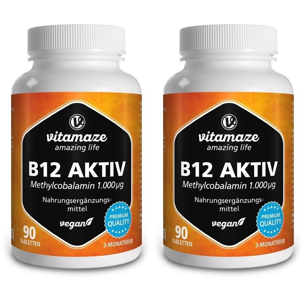 Zwei Flaschen B12 AKTIV 1.000 µg vegan. Weiße Flaschen mit schwarzem Etikett, orangefarbenem Hintergrund und Produktinformationen.