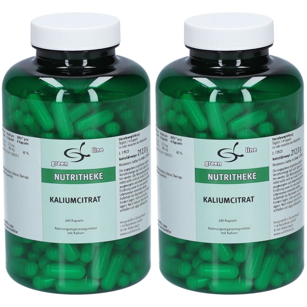 Zwei grüne Flaschen mit grünen Kapseln. Auf den Etiketten steht "green line NUTRITHEKE Kaliumcitrat". Weiße Deckel.