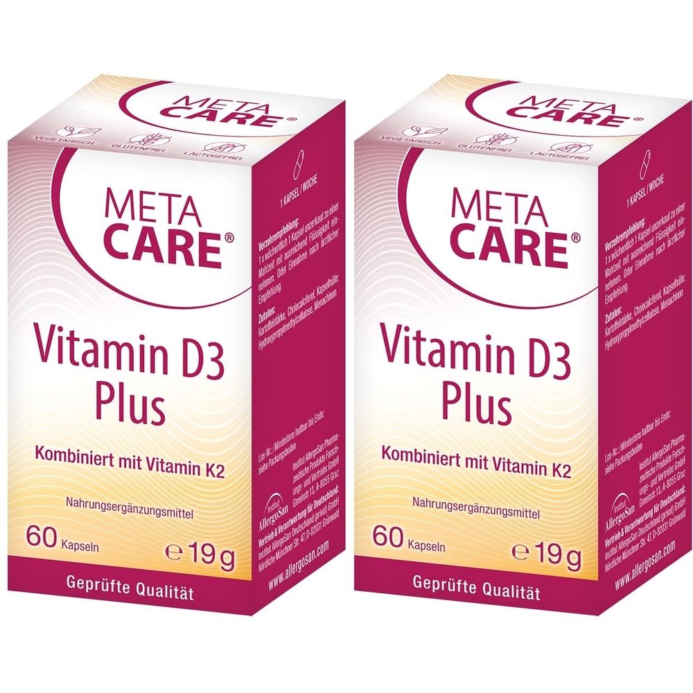 Zwei rechteckige Verpackungen von META-CARE Vitamin D3 Plus. Aufschrift: Vitamin D3 Plus, 60 Kapseln, mit Vitamin K2. Geprüfte Qualität.