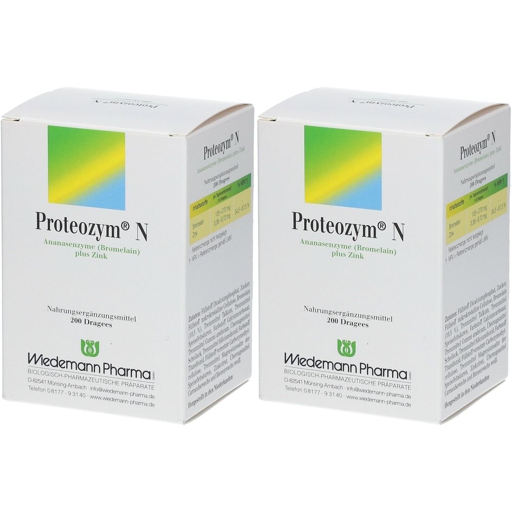 Zwei weiße Kartons mit der Aufschrift "Proteozym® N". Aufdrucke: "200 Dragées", "Wiedemann Pharma". Grün-gelbes Logo.