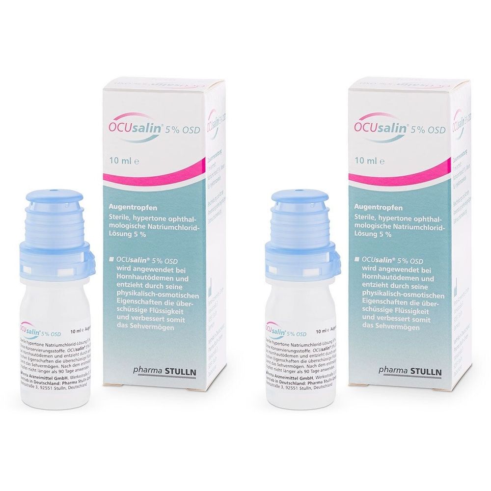Zwei Flaschen und zwei Kartons mit der Aufschrift OCUsalin® 5% OSD. Die Flaschen haben blaue Kappen. Auf den Kartons steht 10 ml.
