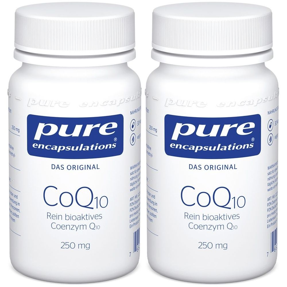 Zwei weiße Flaschen mit Etiketten. Aufschrift: pure encapsulations®, CoQ10, 250 mg. Rein bioaktives Coenzym Q10.