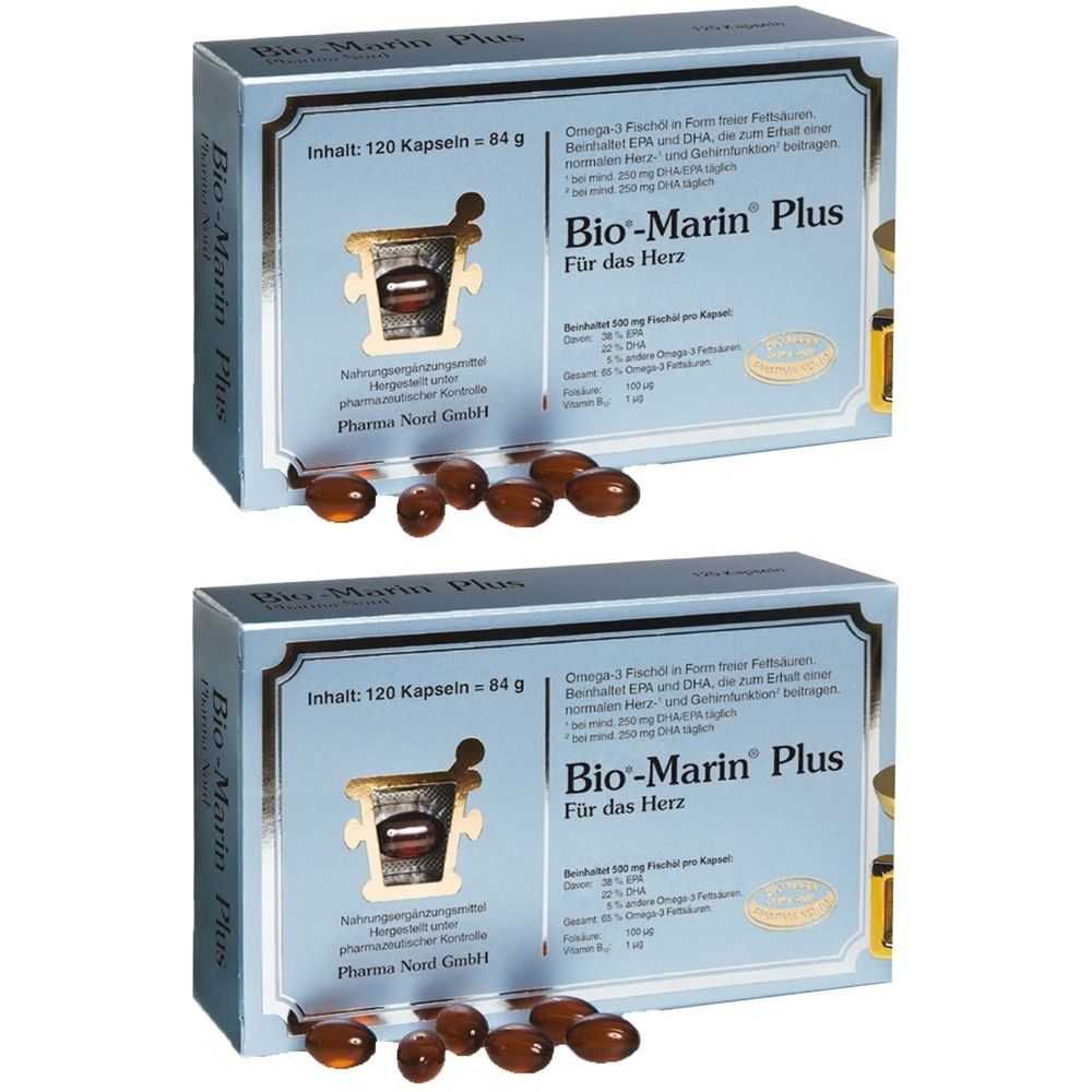Zwei Schachteln Bio-Marin Plus mit Kapseln. Aufschrift: Inhalt 120 Kapseln. Pharma Nord GmbH. Braune Kapseln liegen daneben.