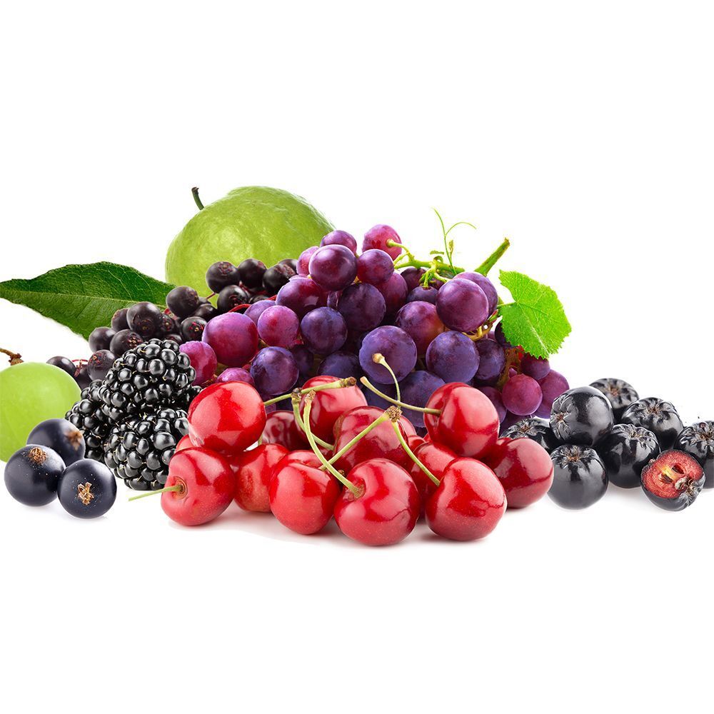 Eine Auswahl an frischen Früchten, darunter Trauben, Kirschen und Beeren.