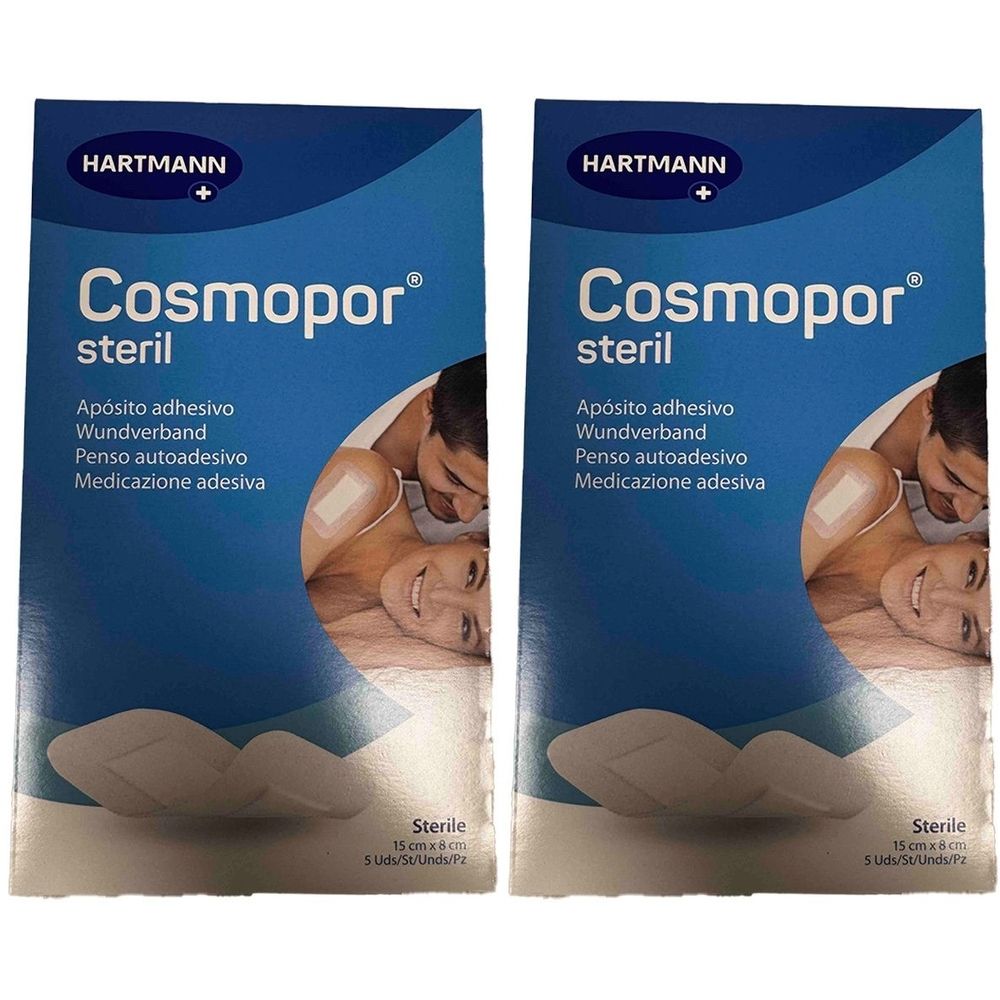 Zwei Packungen Cosmopor steril. Blaue Verpackung mit Produktnamen und Logo. Auf jeder Packung ist ein Bild von einer Person.