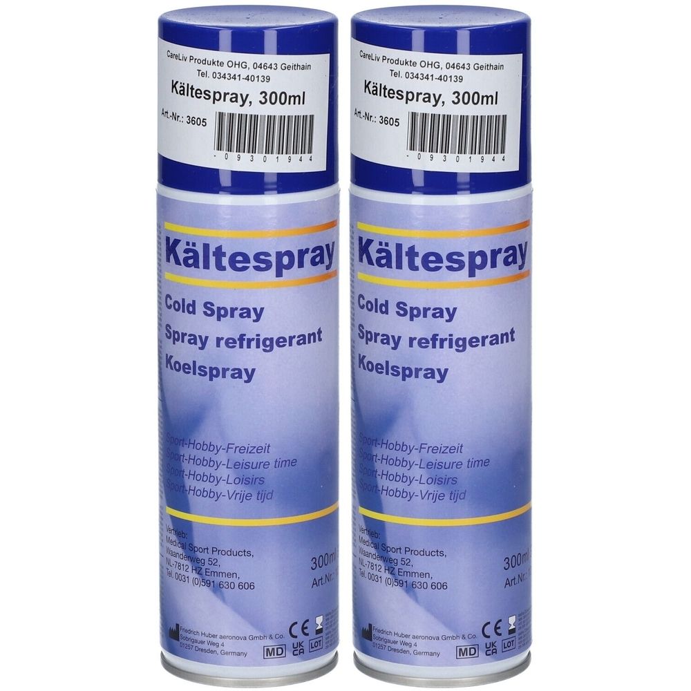 Zwei Sprühdosen Kältespray mit blauen Deckeln. Aufschrift: Kältespray, Cold Spray, Spray réfrigérant, Koelspray.