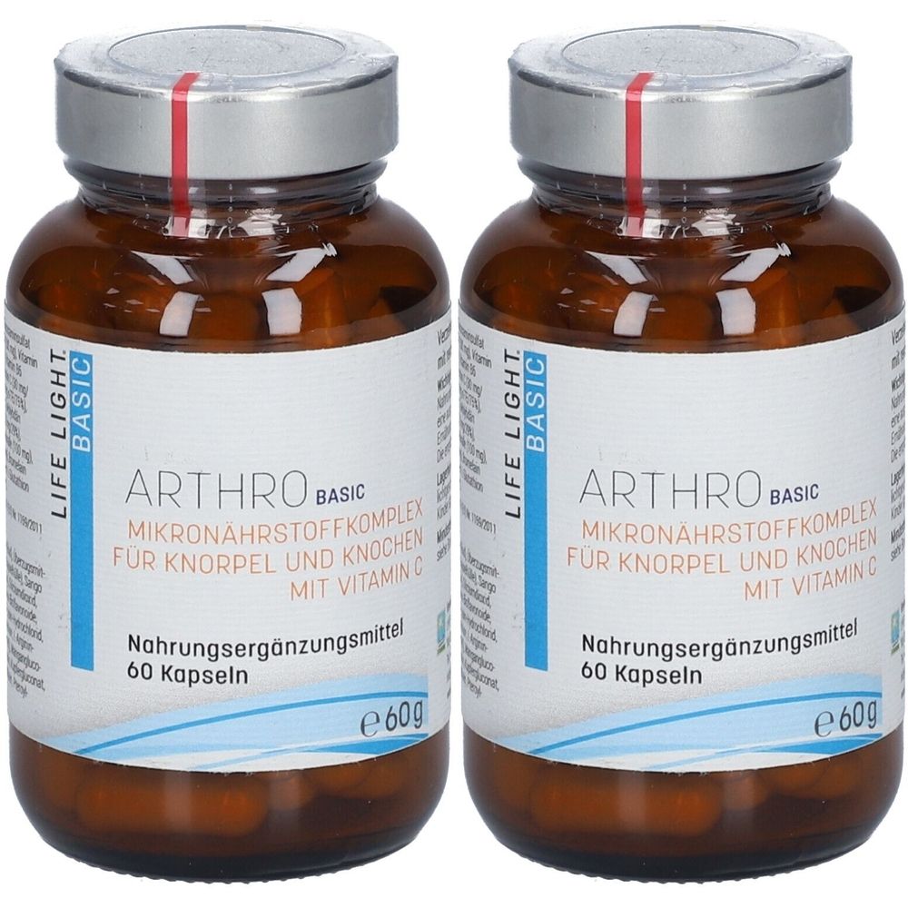 Zwei braune Glasflaschen mit silbernen Deckeln. Auf den Etiketten steht: LIFE LIGHT BASIC ARTHRO BASIC, Nahrungsergänzungsmittel, 60 Kapseln.
